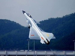 福建舰装备款战机？尾钩不算什么，舰载教练改进得看这两点