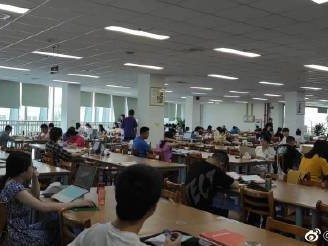 邹平市图书馆开放时间
