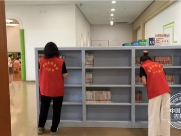 宝宝图书馆看书的朋友圈配文字