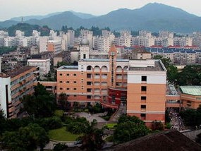 中学图书馆人员配备标准