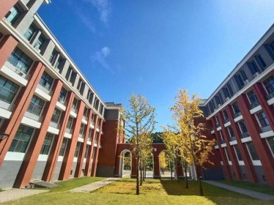 四川外语成都学院学费