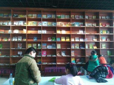 幼儿园图书室照片