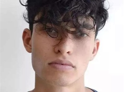 男生艺术家发型