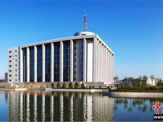 山西传媒学院图书馆前面的湖叫什么