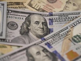 美联储降息预期浓烈金价首次涨破美元