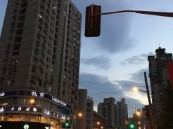 宝安区雨夜图书馆地址查询