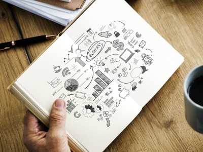 探索生活热点，英语作文中的现实世界
