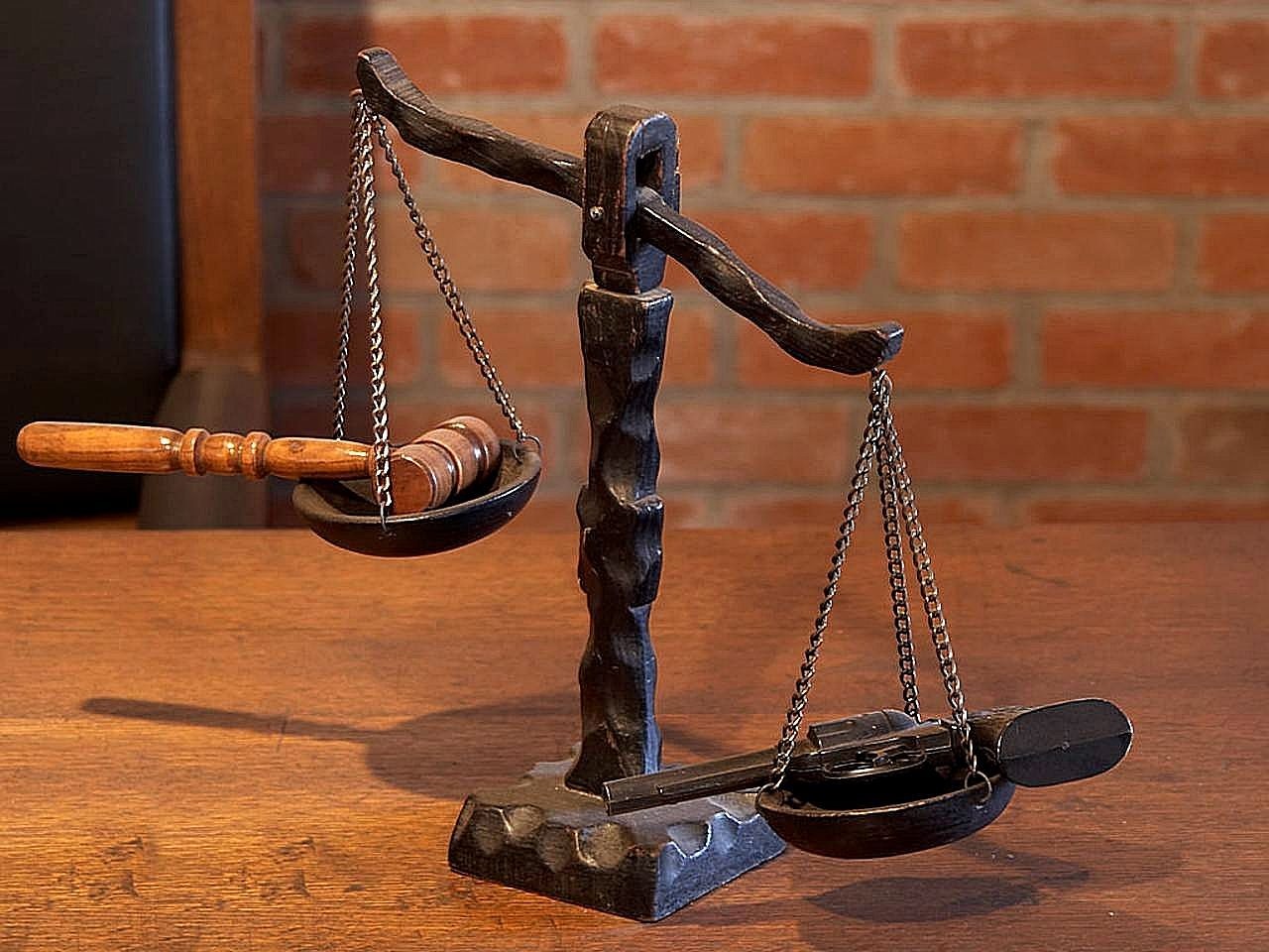网红铁头在杭州被抓，网络世界的正义与现实法律的碰撞