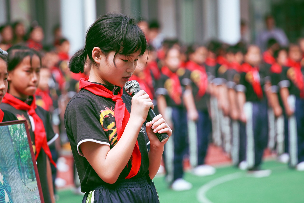 揭秘44°C军训真相，辟谣学校热浪之下的谣言