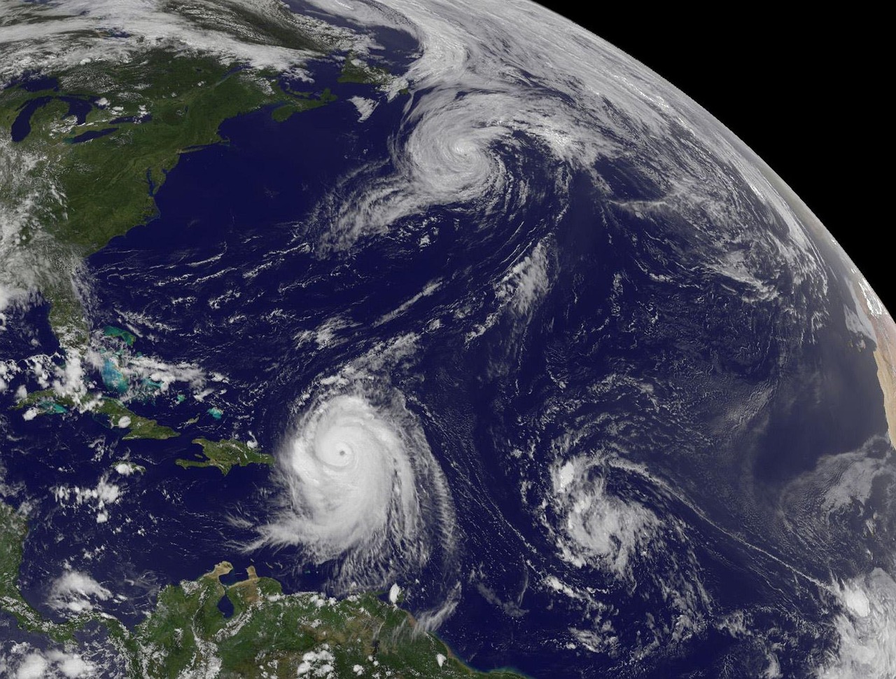 美国故障飞船回地球，一次惊心动魄的太空之旅
