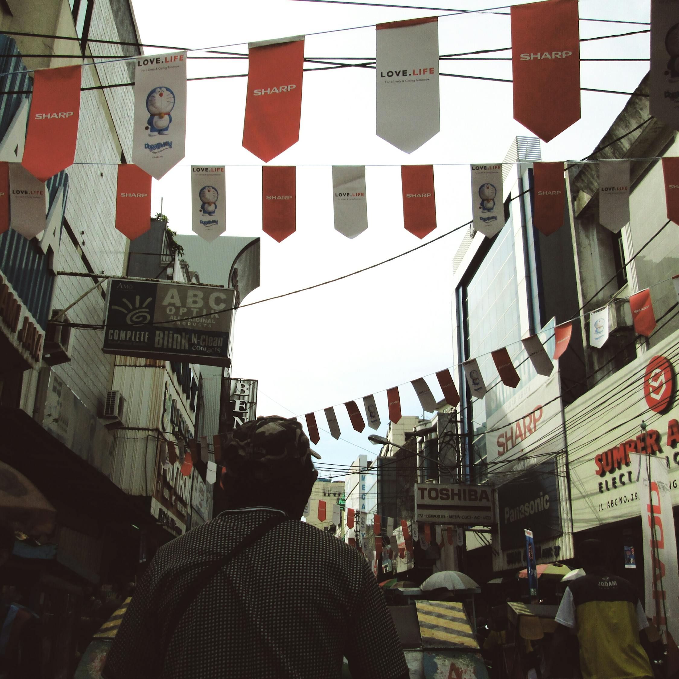 涨租遭拒后清空店铺，商业租赁的困境与解决之道