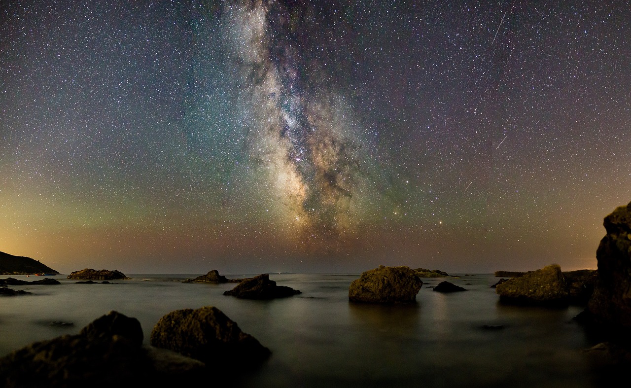 锦衣之下作者去世，文学星空的一颗璀璨星辰陨落